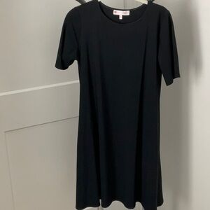 Jude Connally, Black Short Sleeve Dress, pockets on sides, paper thin, Size M
